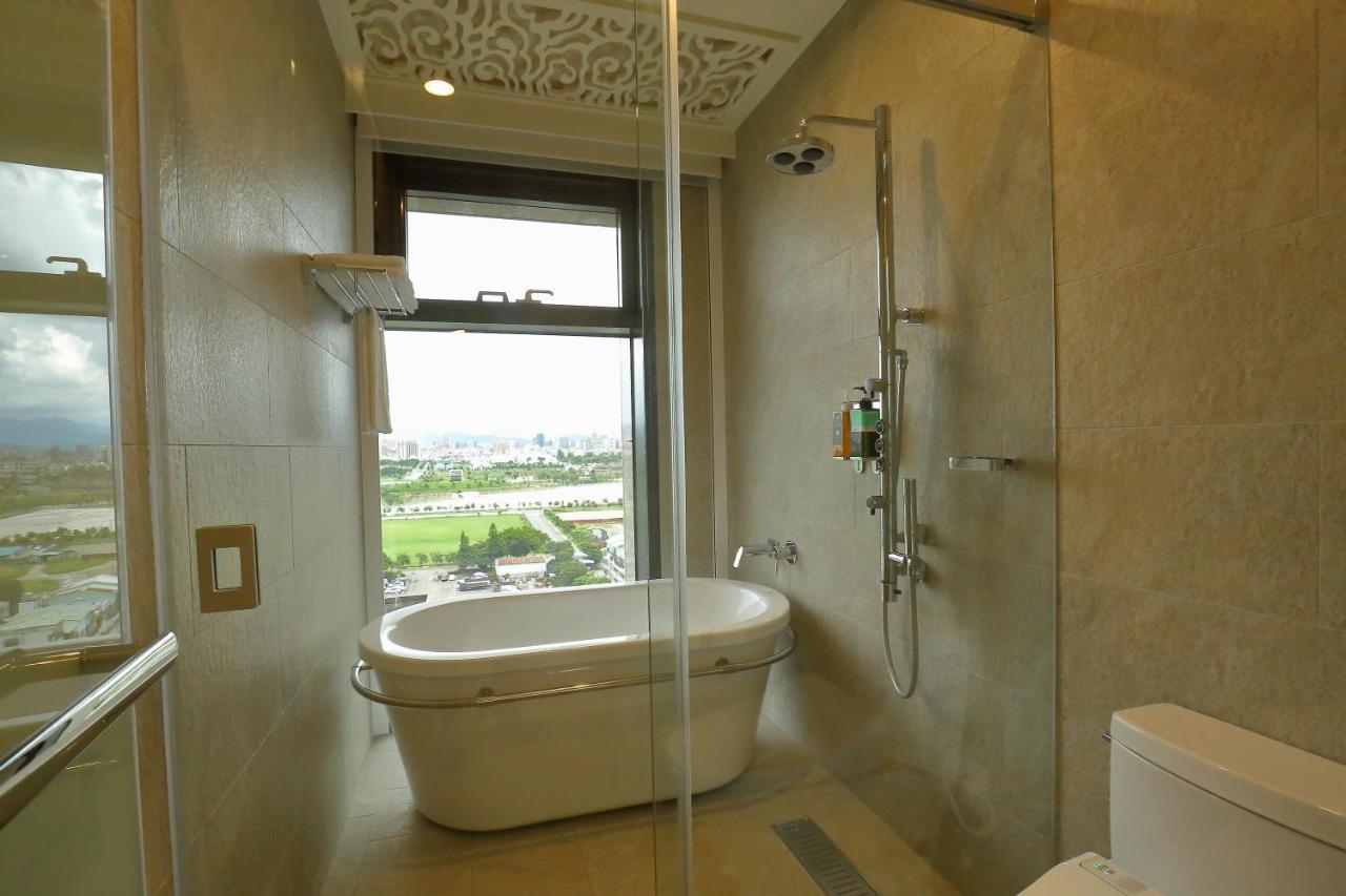 Kloud Hotel Taichung Exterior photo