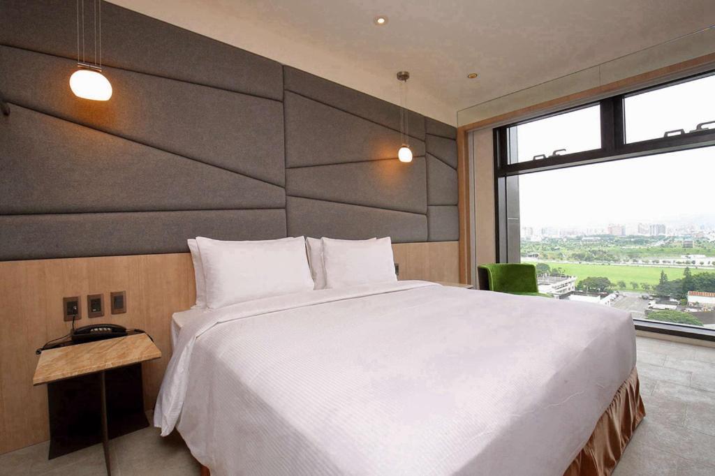 Kloud Hotel Taichung Exterior photo