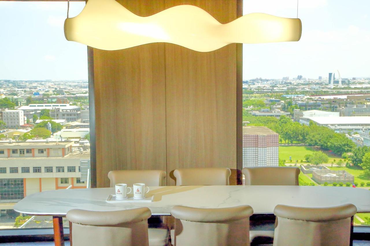 Kloud Hotel Taichung Exterior photo