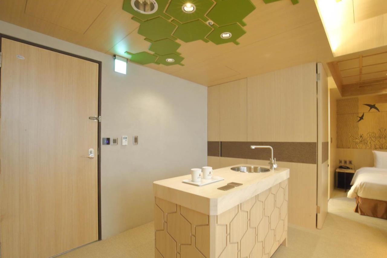 Kloud Hotel Taichung Exterior photo