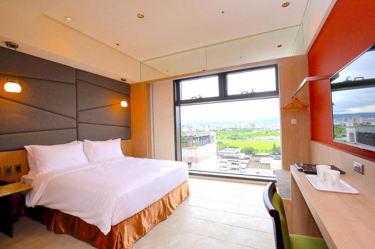 Kloud Hotel Taichung Exterior photo
