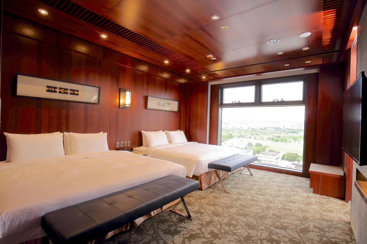 Kloud Hotel Taichung Exterior photo