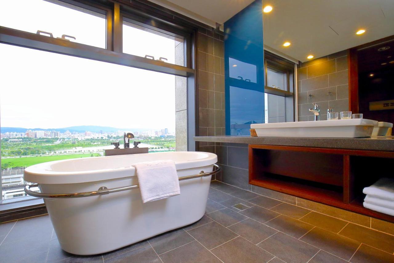 Kloud Hotel Taichung Exterior photo
